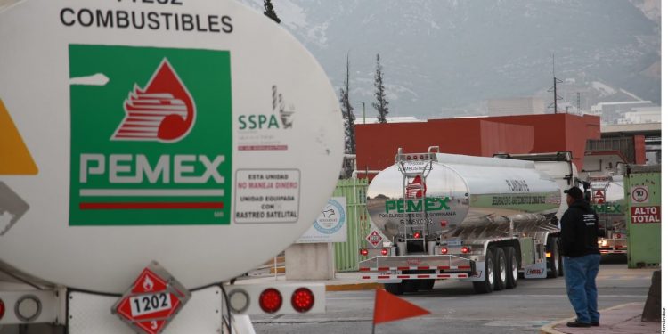 Mexican Congress to moves ahead with hydrocarbon bill shielding Pemex
