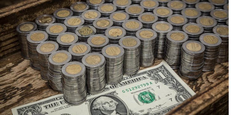 Migrant remittances to Mexico expected to break records again