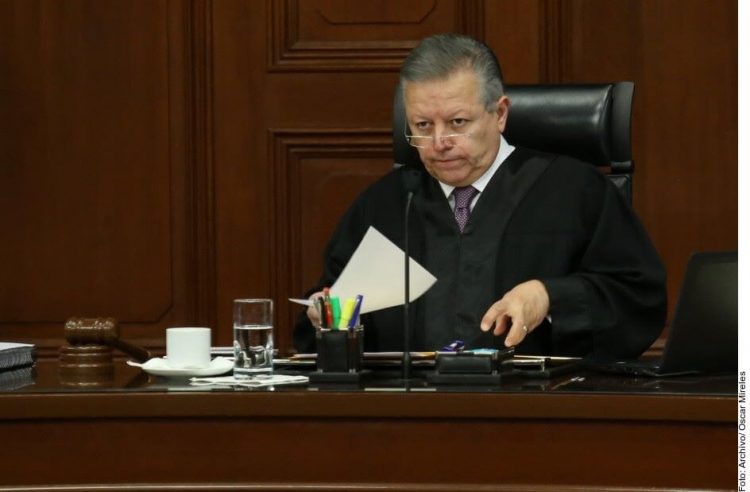 Mexico's ruling coalition extends Supreme Court's president mandate