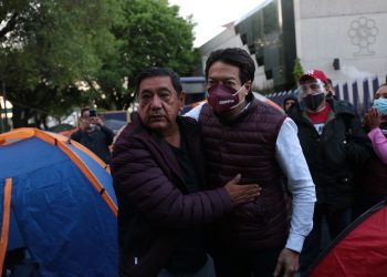Ruling party lays siege to Mexico's electoral body headquarters